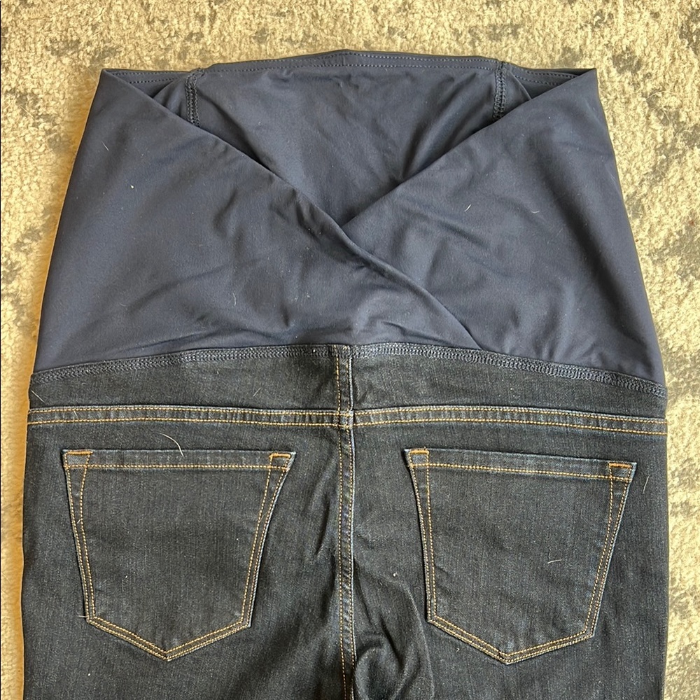 Ingrid & Isabel Maternity Skinny Jeans ft. Crossover Panel - Picture 5 of 6